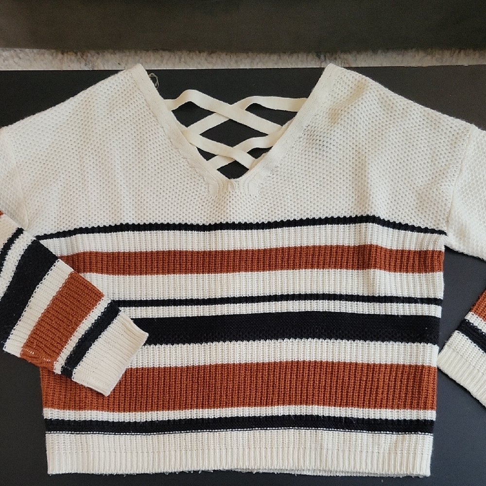 Windsor V-Neck Sweater - Cream, Black, Brown